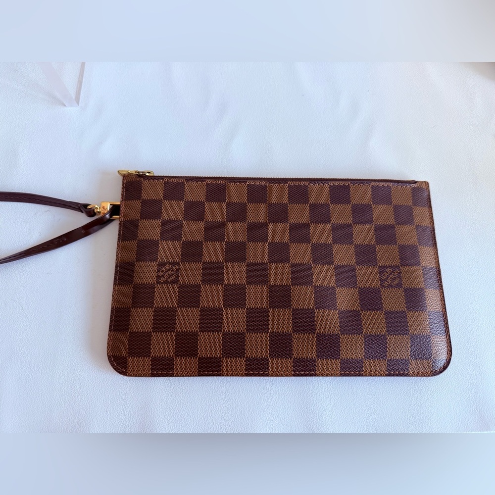 Louis Vuitton Neverfull Pouch